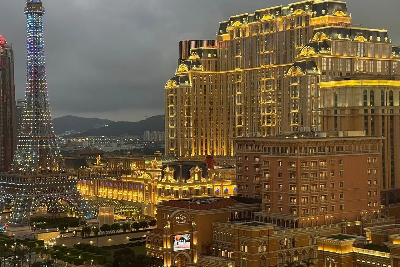 The St. Regis Macao — rooms and atmosphere