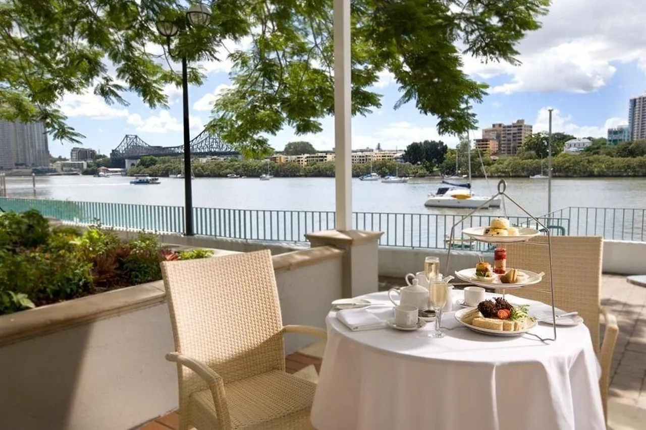 Stamford Plaza Brisbane — rooms and atmosphere