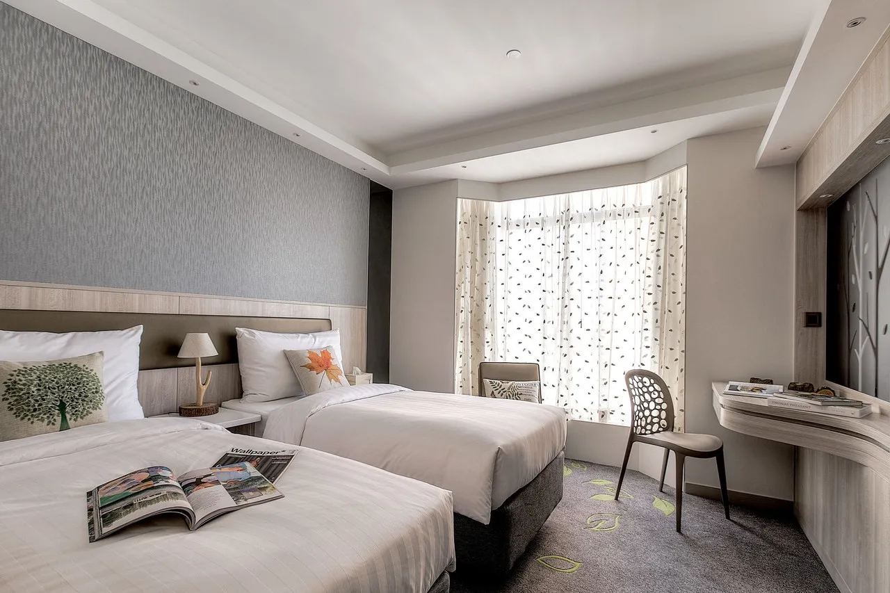 Stanford Hillview Hotel Hong Kong — rooms and atmosphere