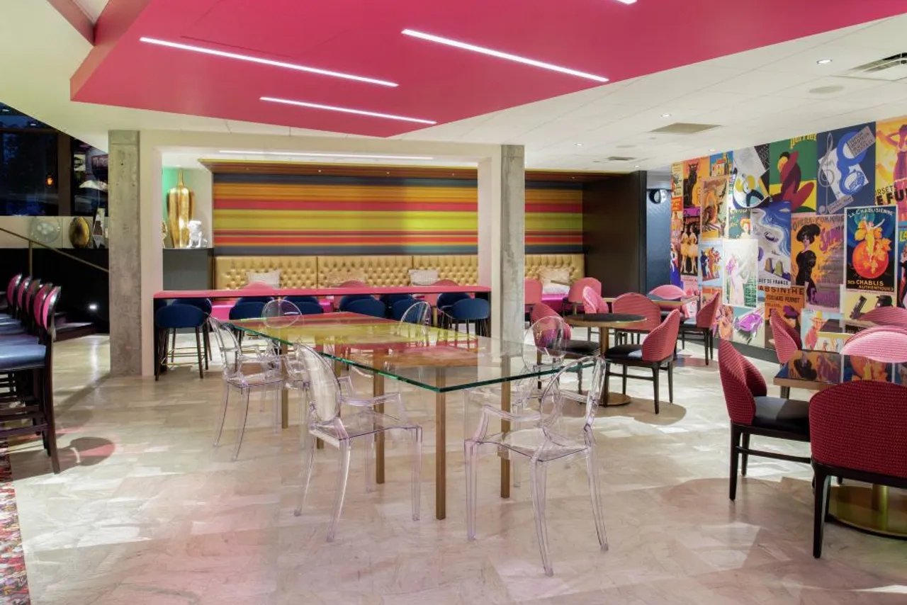 Staypineapple, The Maxwell Hotel, Seattle Center — rooms and atmosphere