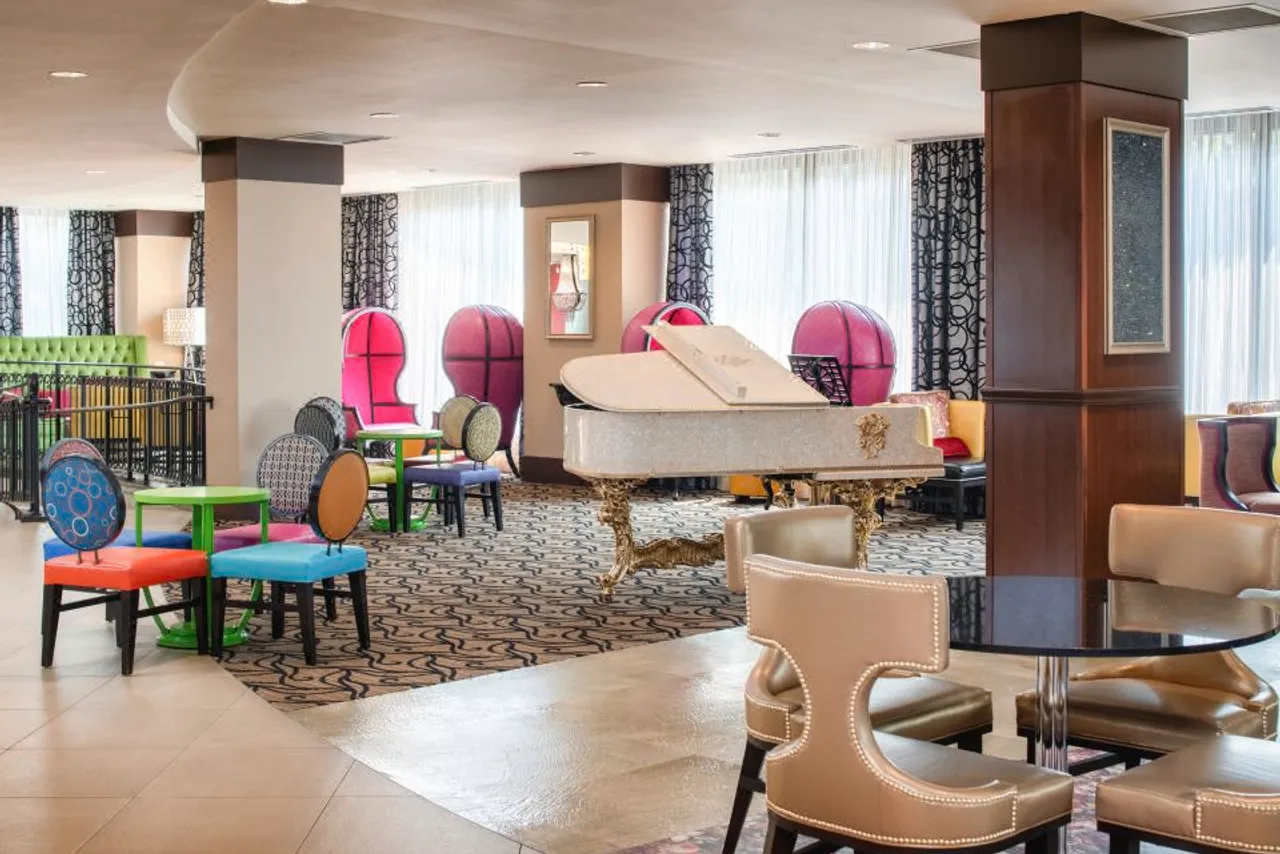 Staypineapple, The Maxwell Hotel, Seattle Center — rooms and atmosphere