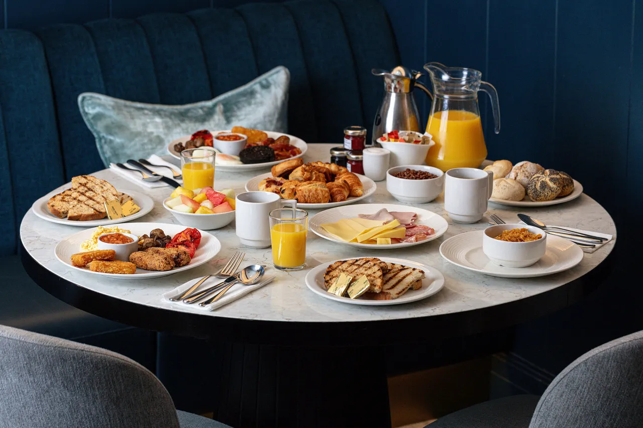 Strand Palace Hotel — rooms and atmosphere