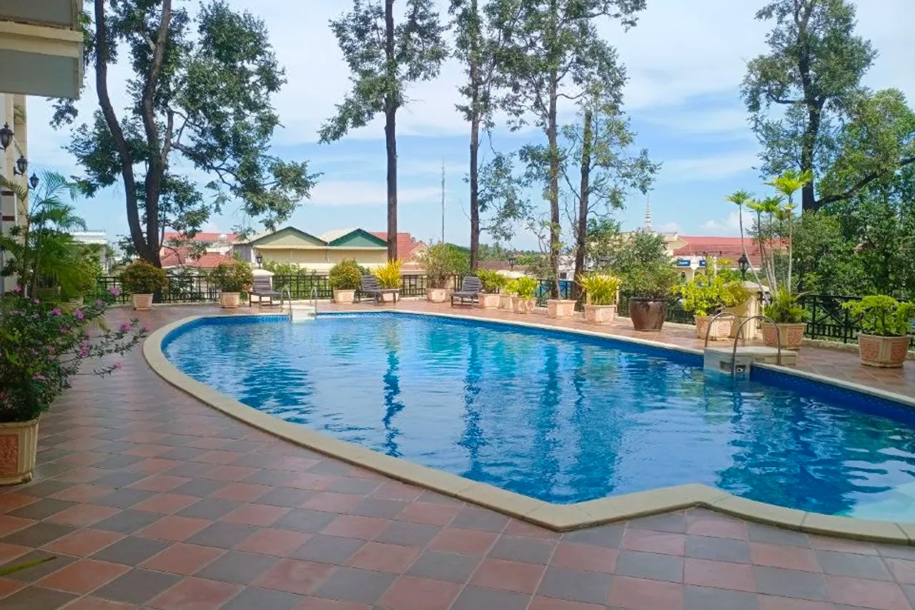Stung Sangke Hotel — rooms and atmosphere
