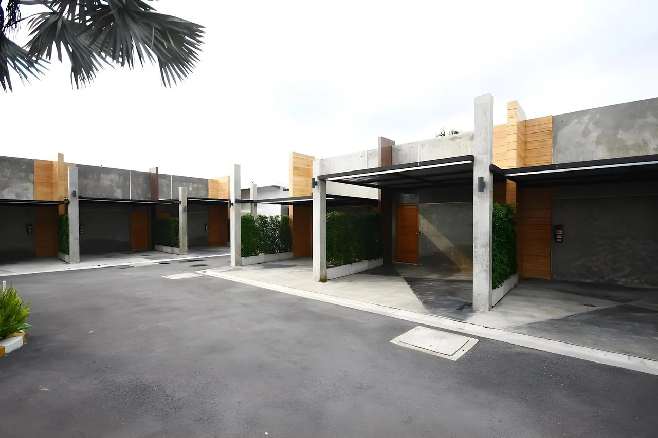 Suanmaithara Resort — rooms and atmosphere