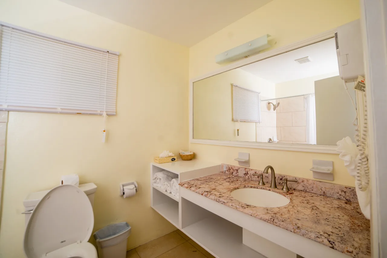 Sugar Bay Club Suites & Hotel — rooms and atmosphere