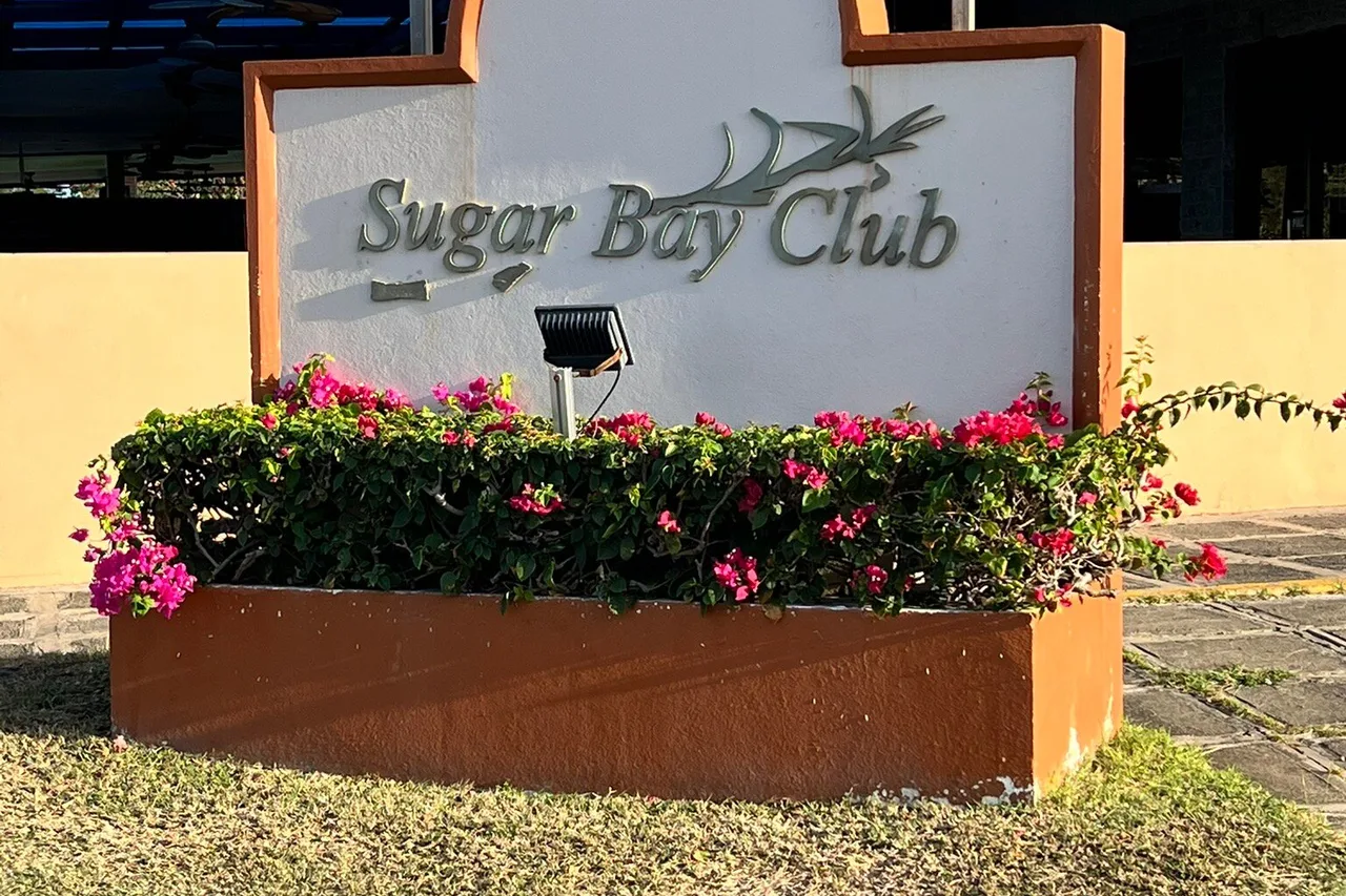 Sugar Bay Club Suites & Hotel — rooms and atmosphere