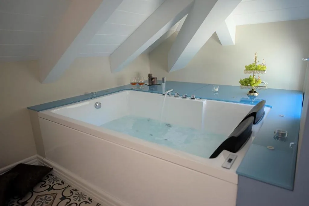 Sui Generis Tropea Luxury Rooms — ภาพห้องพักและบรรยากาศ