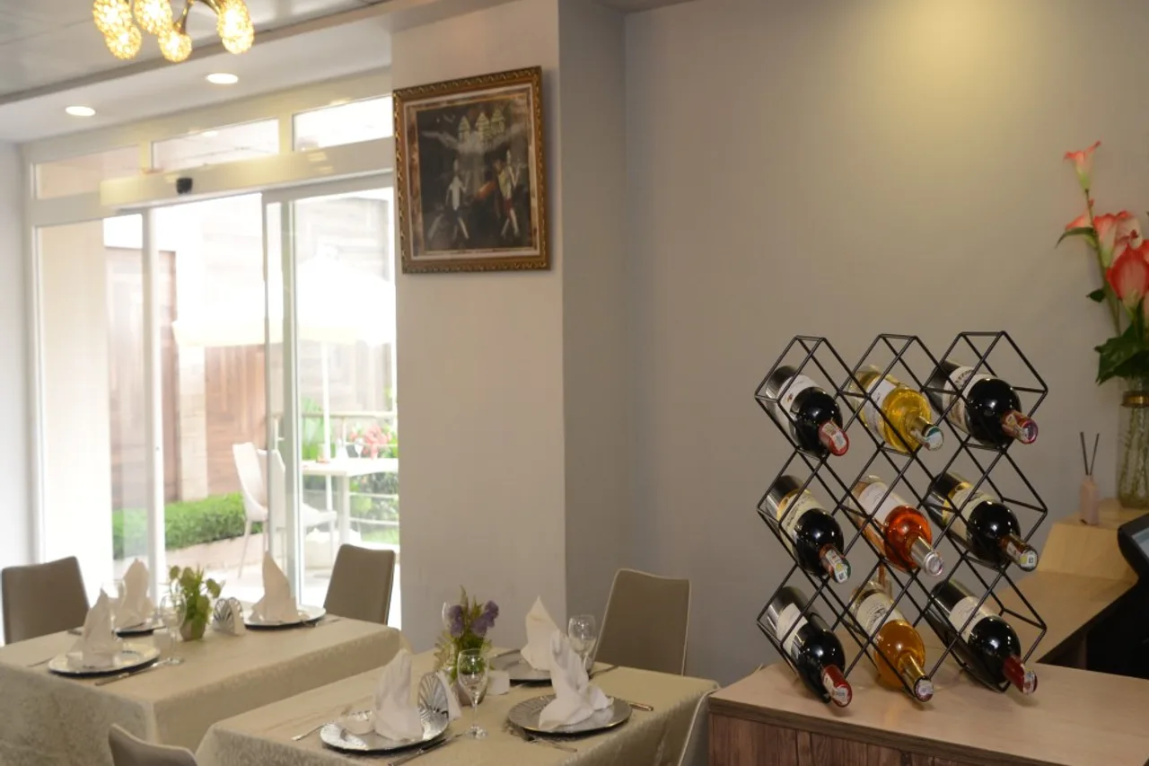 Suita Hotel — rooms and atmosphere