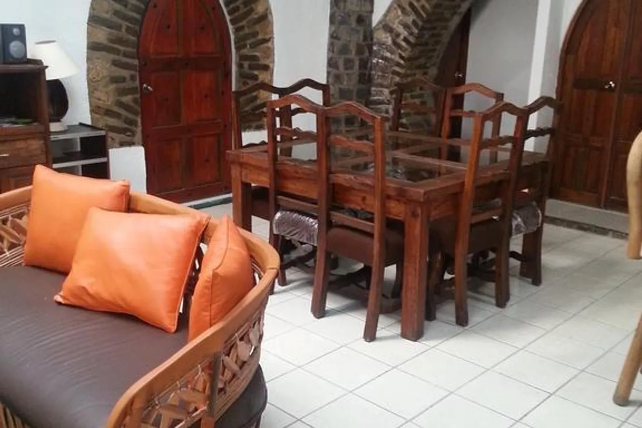 Suites Bosques Medica Sur — rooms and atmosphere