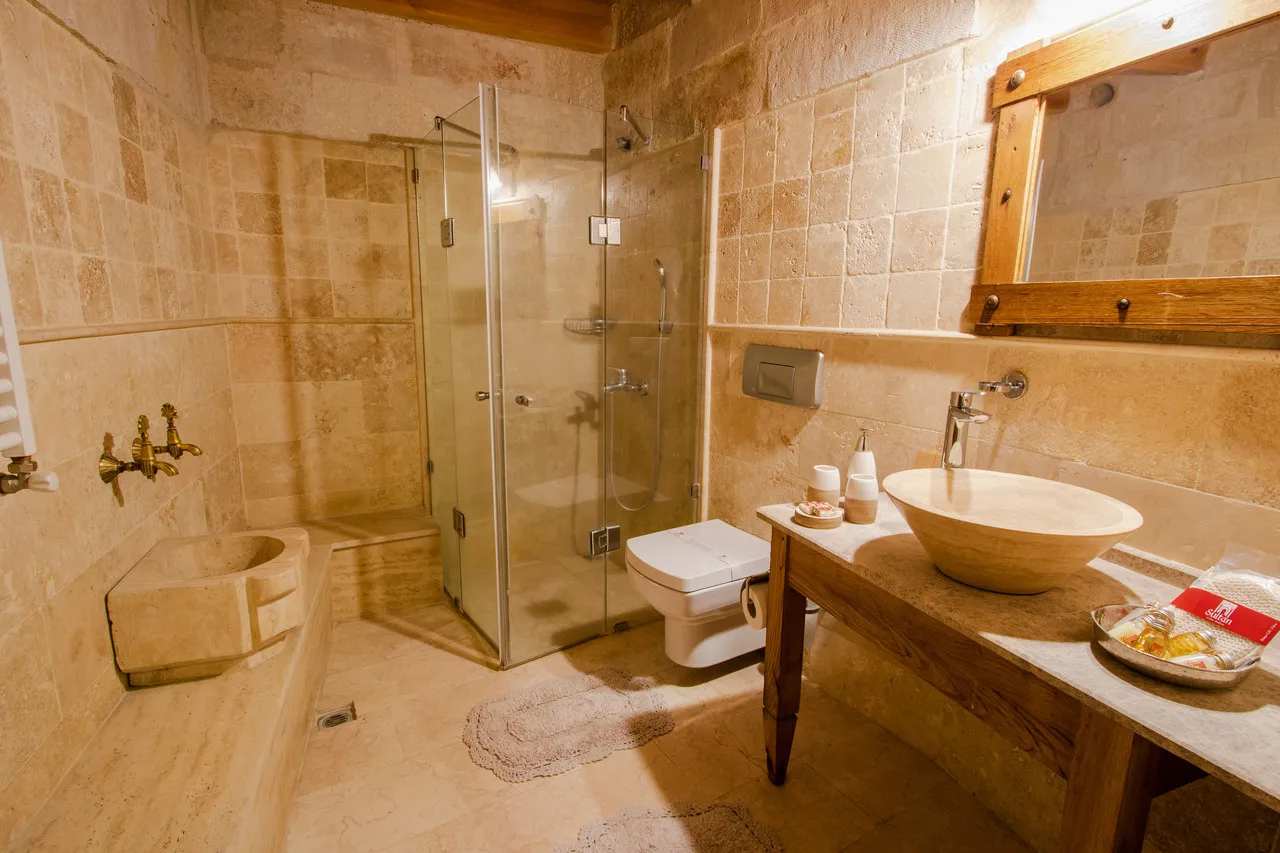 Sultan Cave Suites — rooms and atmosphere