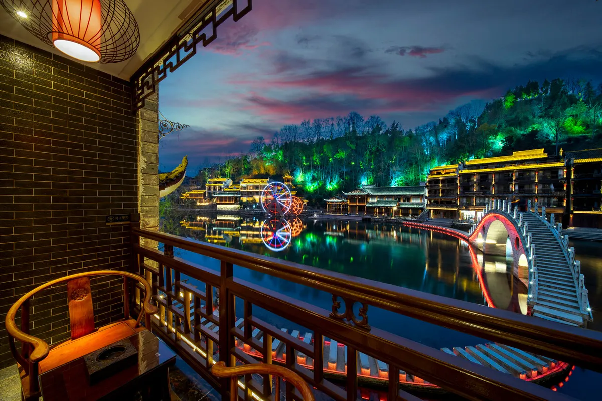 Sulv Lianhua Hotel — rooms and atmosphere