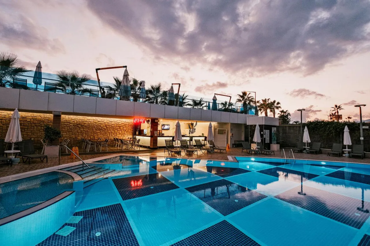 Sunprime C-Lounge (Adults Only) — ภาพห้องพักและบรรยากาศ