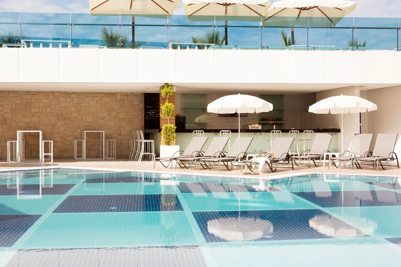 Sunprime C-Lounge (Adults Only) — ภาพห้องพักและบรรยากาศ