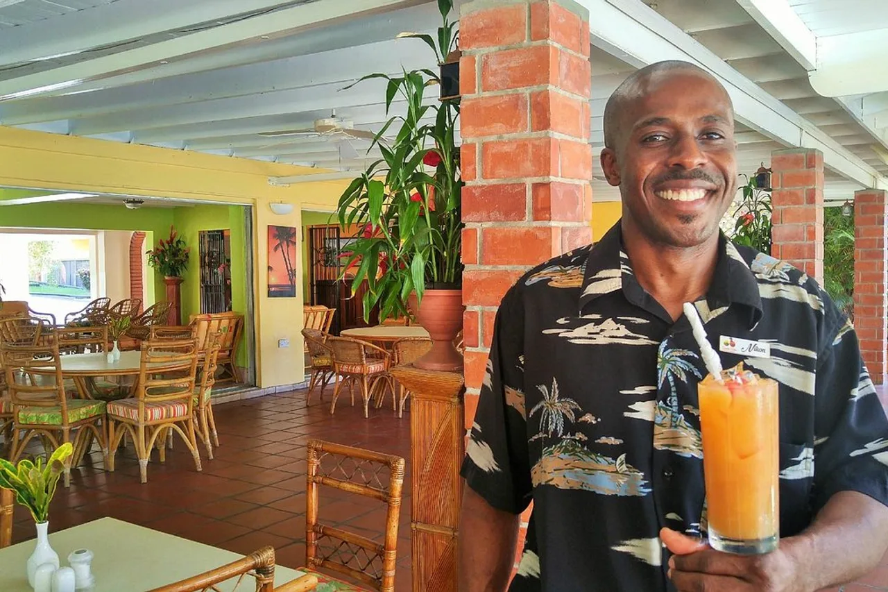 Sunset Shores Beach Hotel — rooms and atmosphere