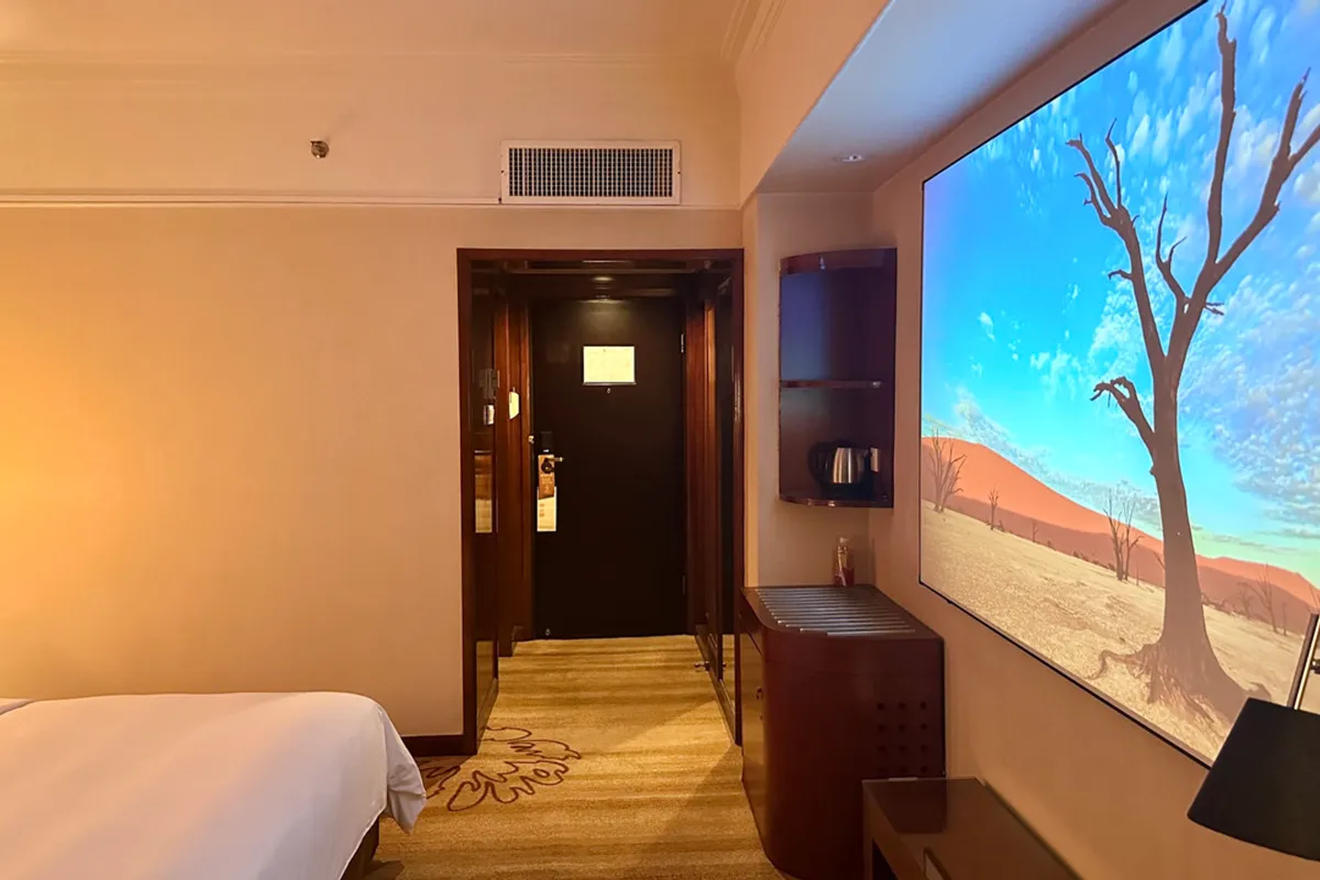 Sunshine Hotel of Shenzhen (Luohu) — rooms and atmosphere