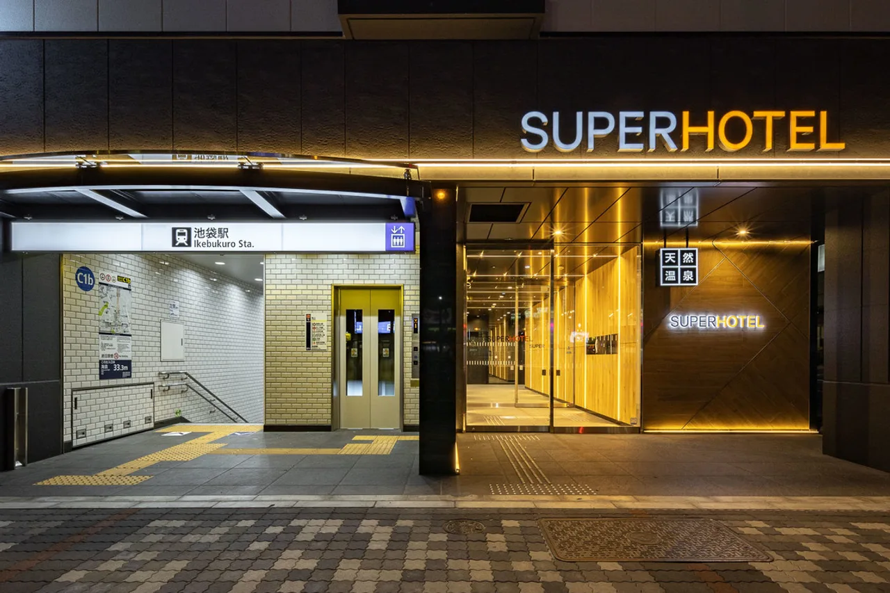 Super Hotel JR Ikebukuro Nishiguchi — rooms and atmosphere