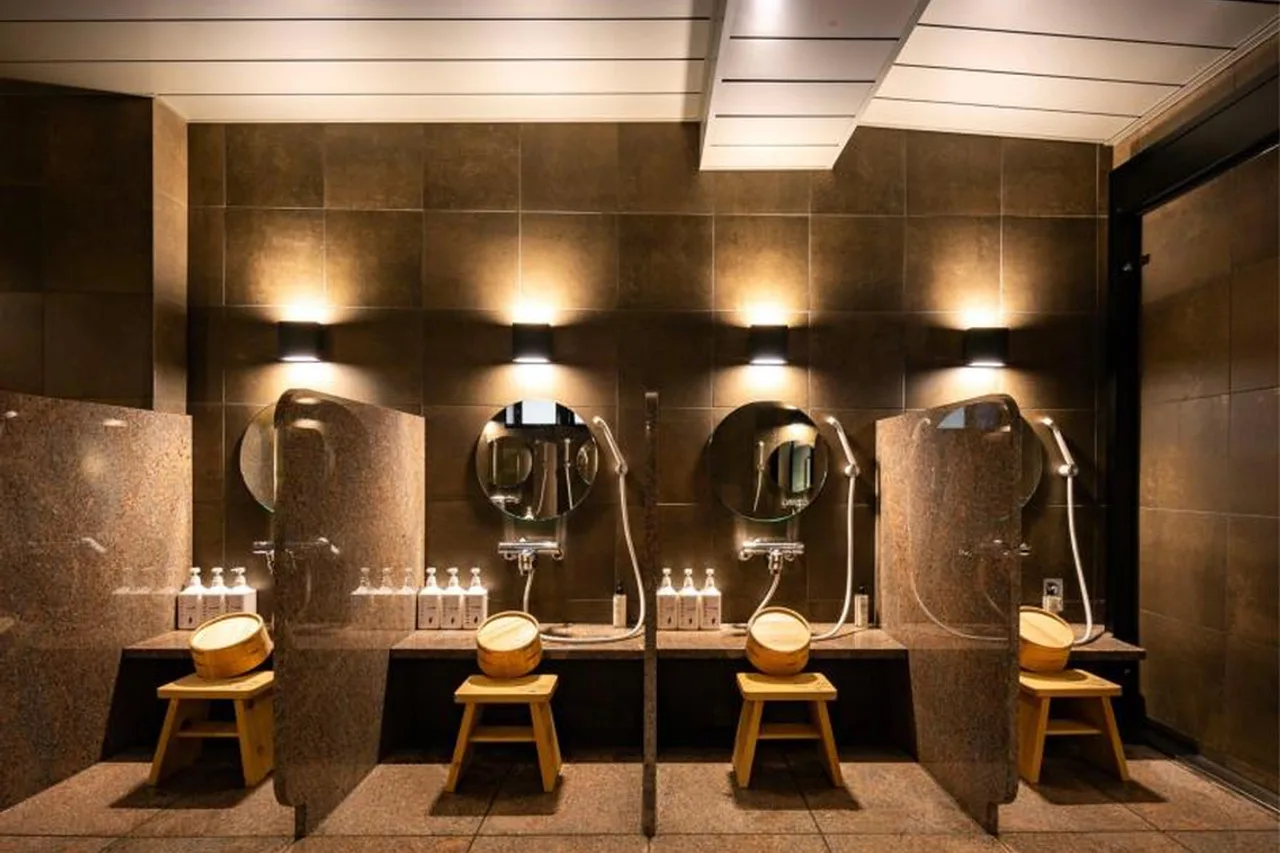Super Hotel JR Ikebukuro Nishiguchi — rooms and atmosphere