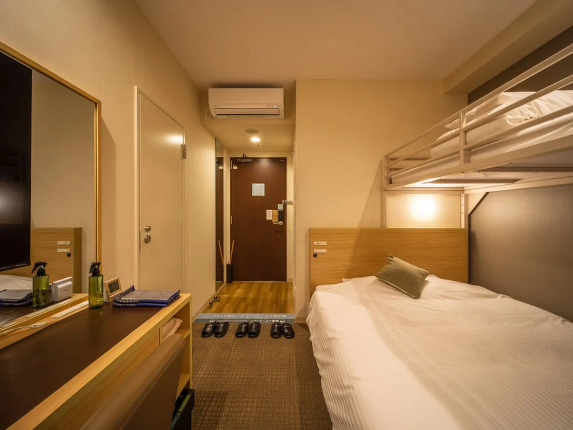 Super Hotel Premier Tokyo Station Yaesu-Chuoguchi — rooms and atmosphere