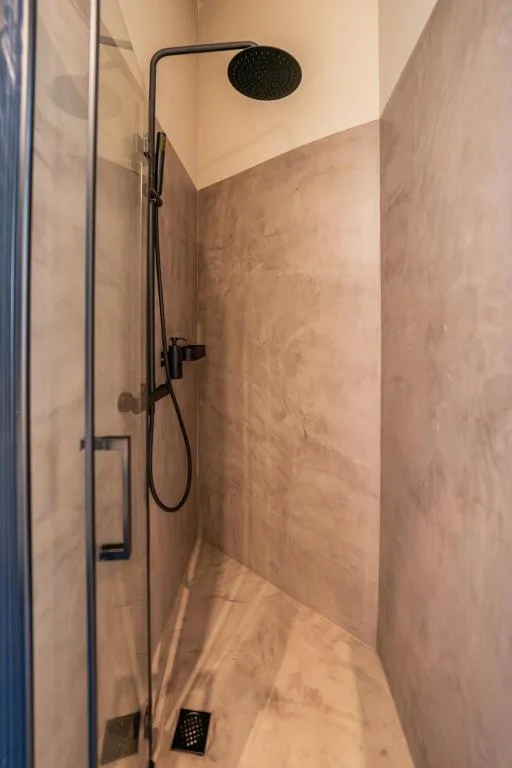 SUTRooms — ภาพห้องพักและบรรยากาศ