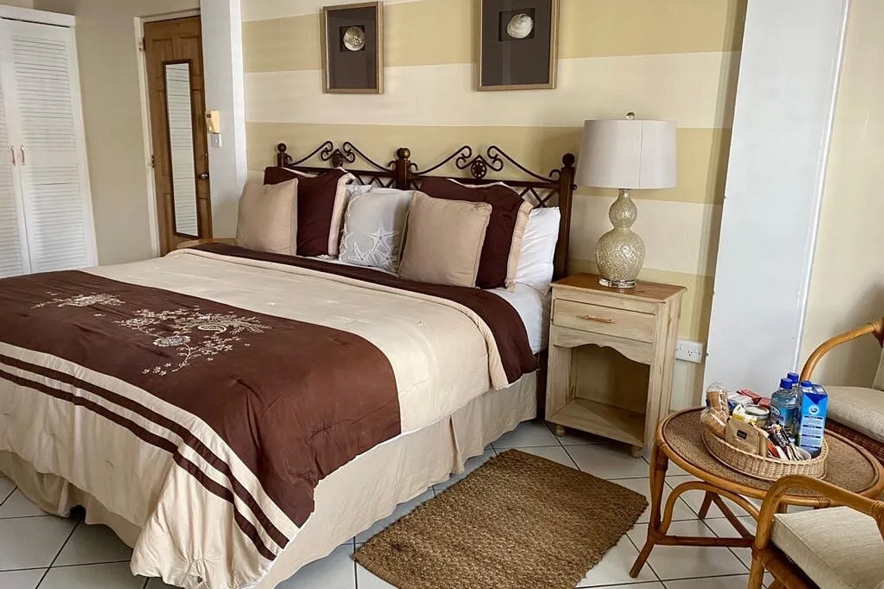 Sutton Place Hotel — rooms and atmosphere