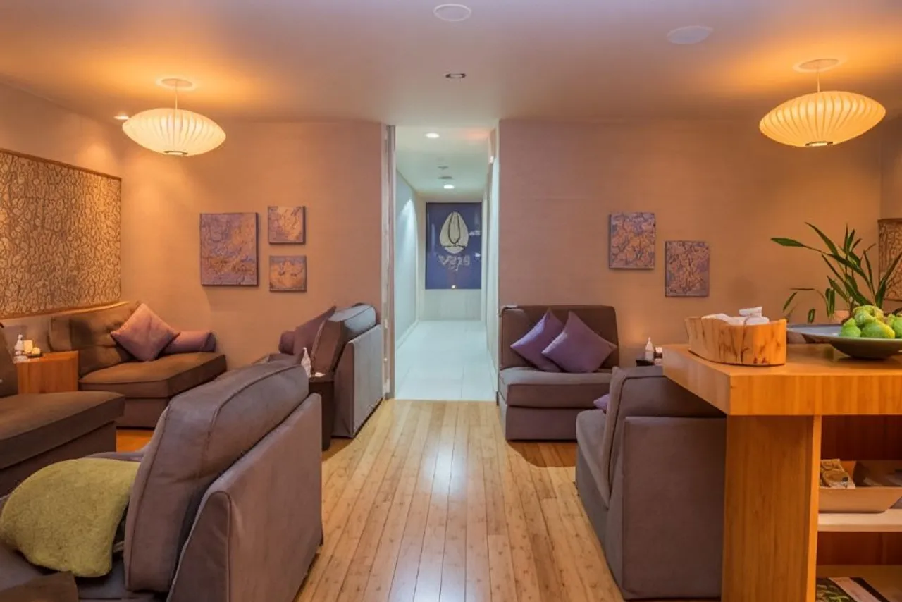 The Sutton Place Hotel Vancouver — rooms and atmosphere