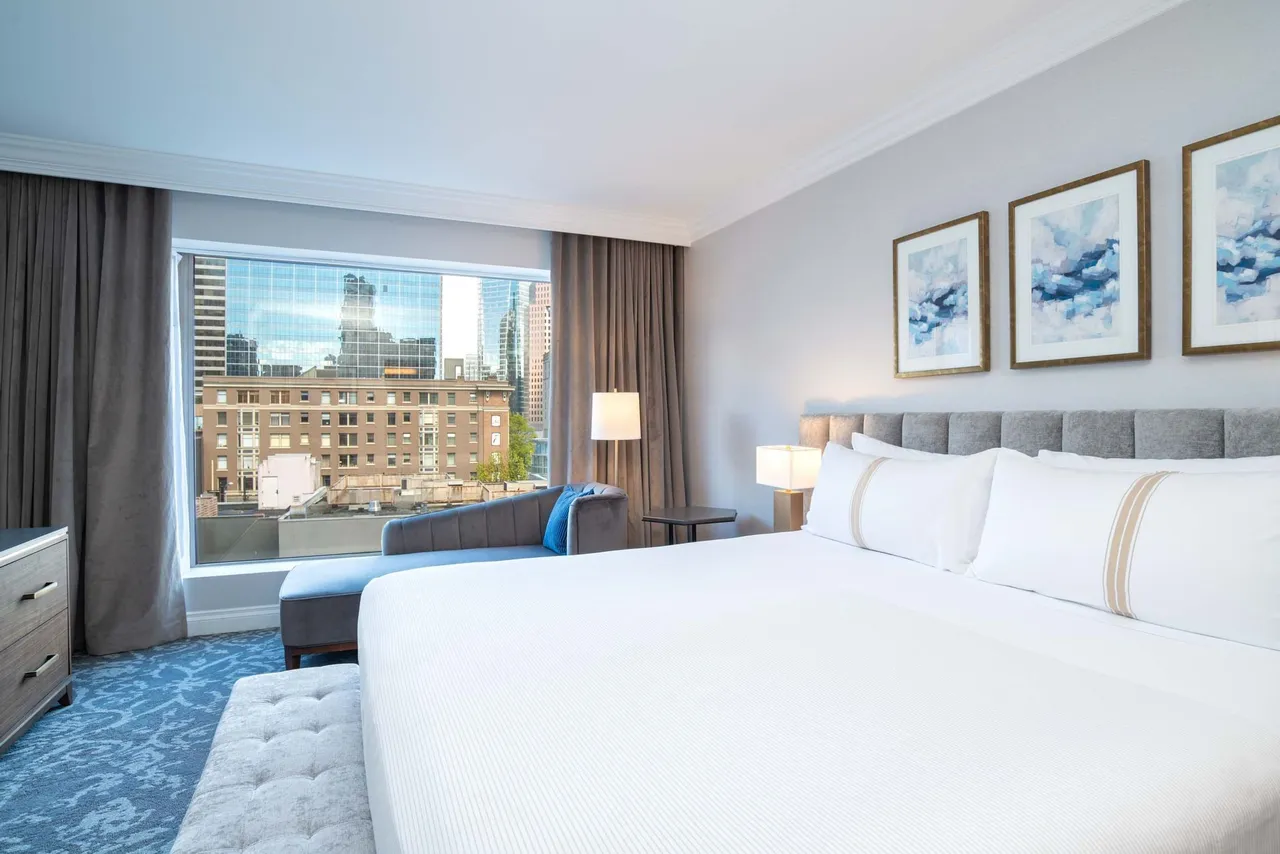 The Sutton Place Hotel Vancouver — rooms and atmosphere