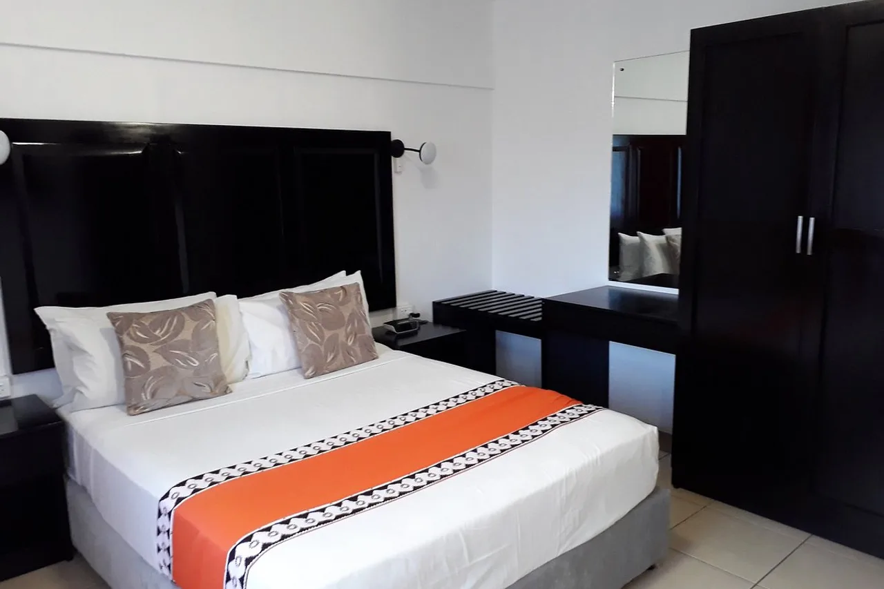 Suva Motor Inn — rooms and atmosphere