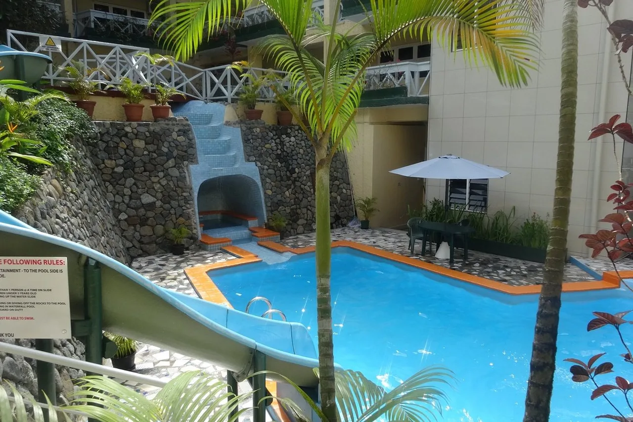 Suva Motor Inn — rooms and atmosphere