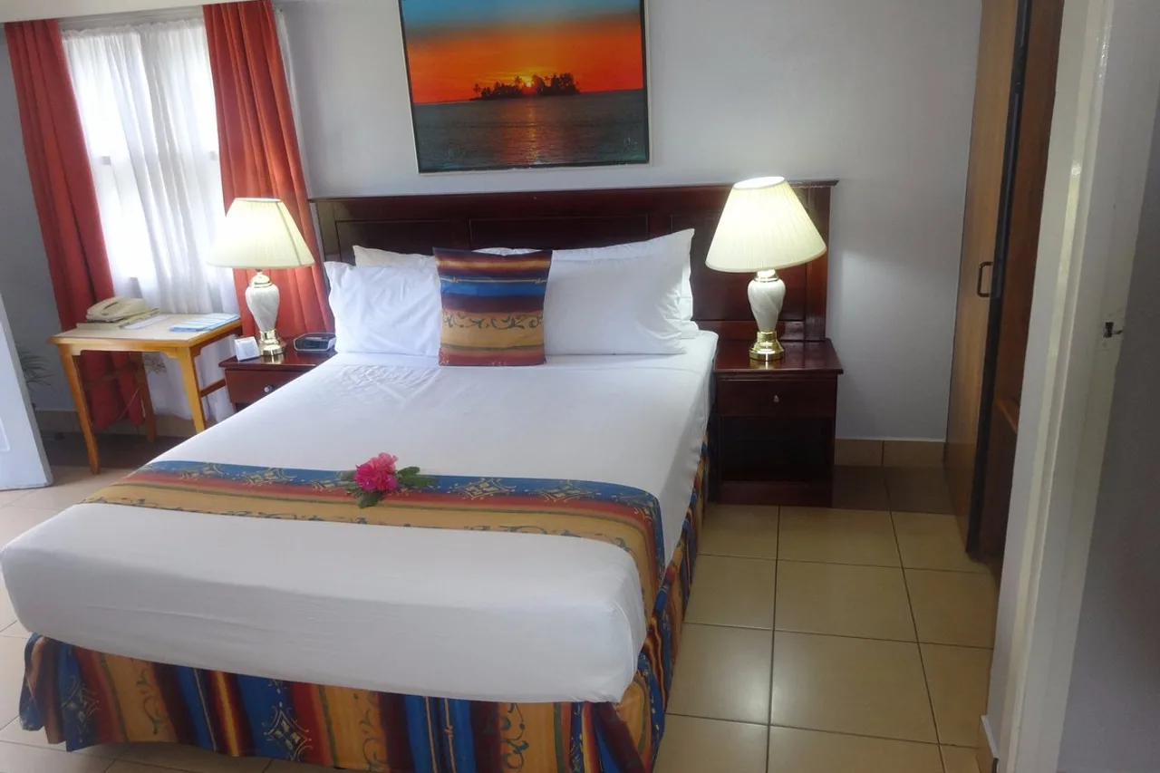Suva Motor Inn — rooms and atmosphere