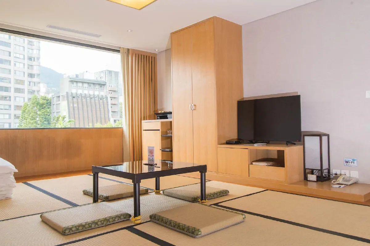Sweetme Hotspring Resort — rooms and atmosphere
