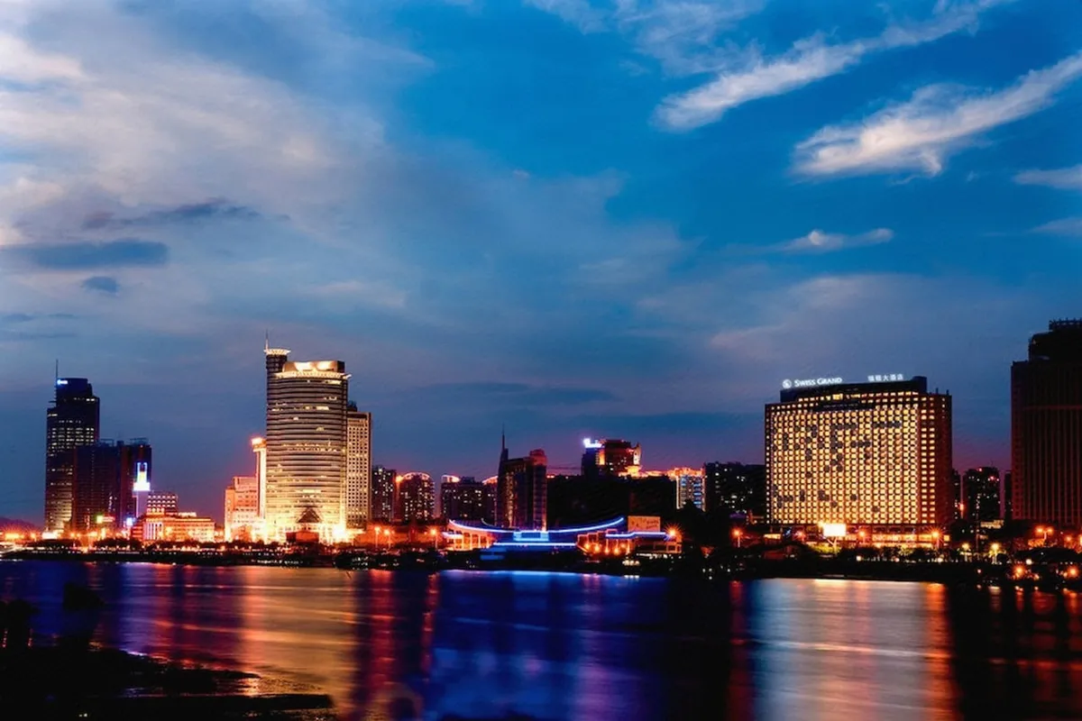 Swiss Grand Xiamen — rooms and atmosphere