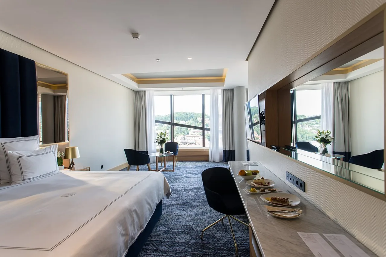 Swissotel Sarajevo — rooms and atmosphere