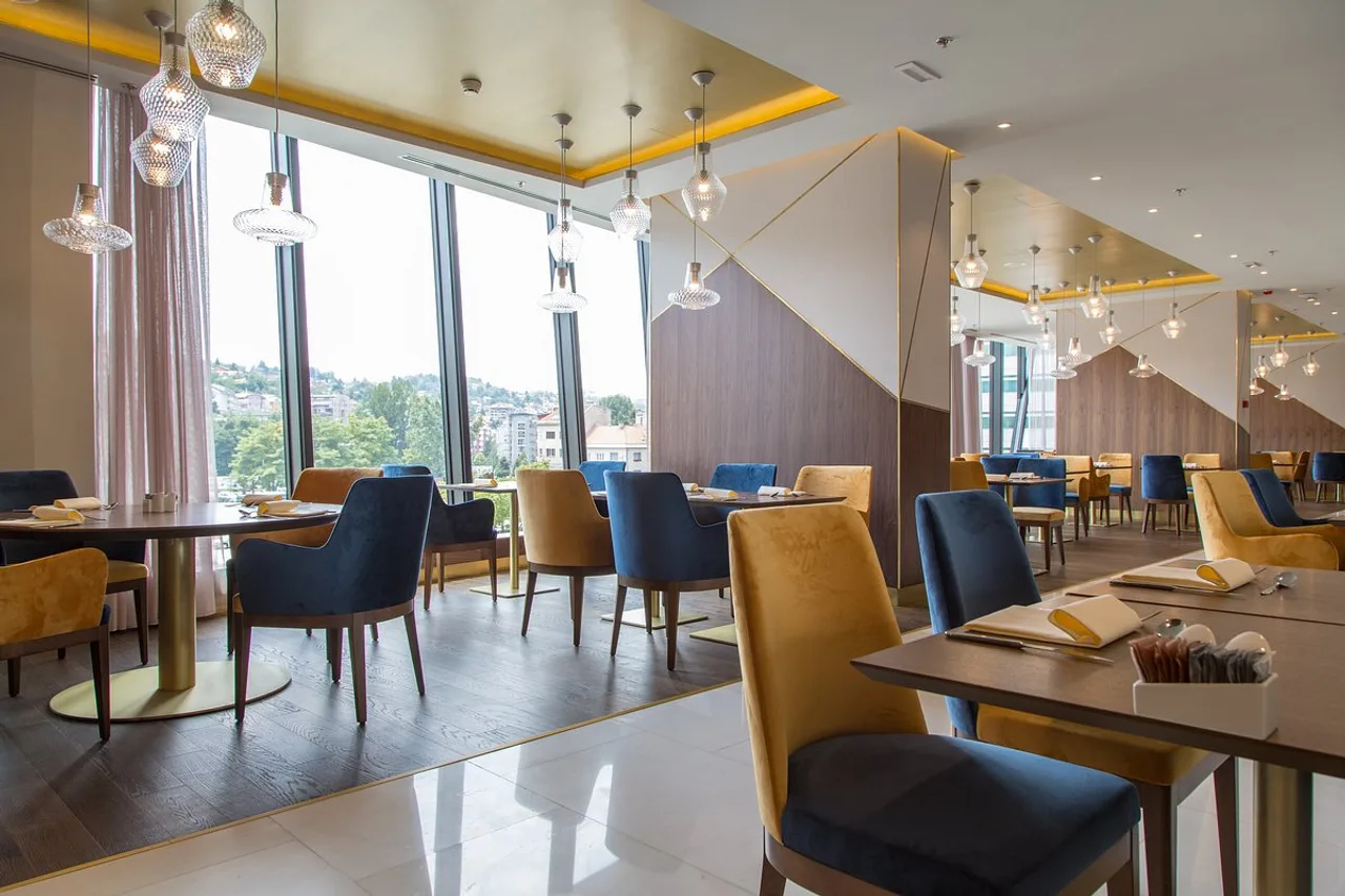 Swissotel Sarajevo — rooms and atmosphere