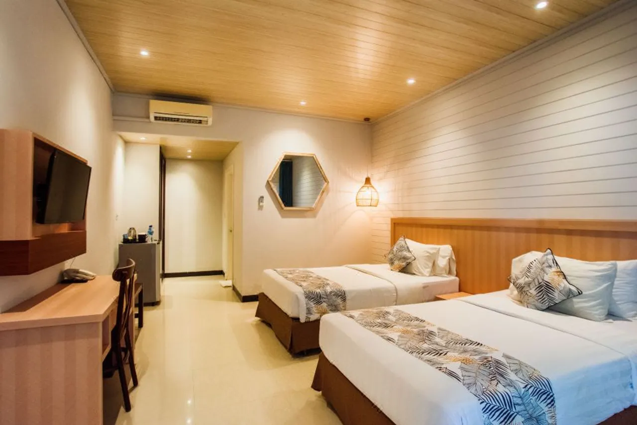 Sylvia Hotel & Resort Komodo — rooms and atmosphere
