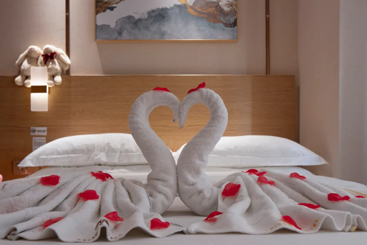T-Social Hotel Guangzhou Railway Station — rooms and atmosphere