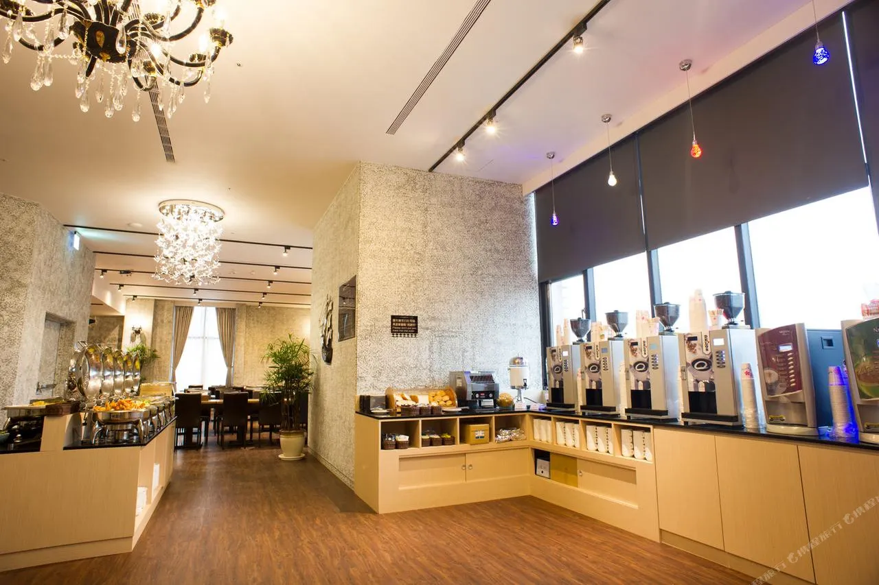 Taipei M Hotel - Main Station — rooms and atmosphere