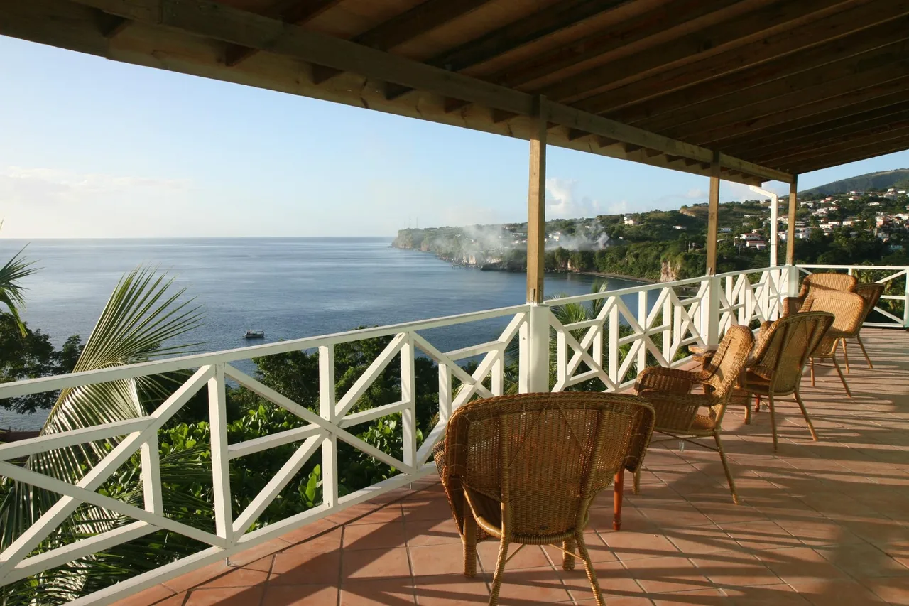 Tamarind Tree Hotel — rooms and atmosphere
