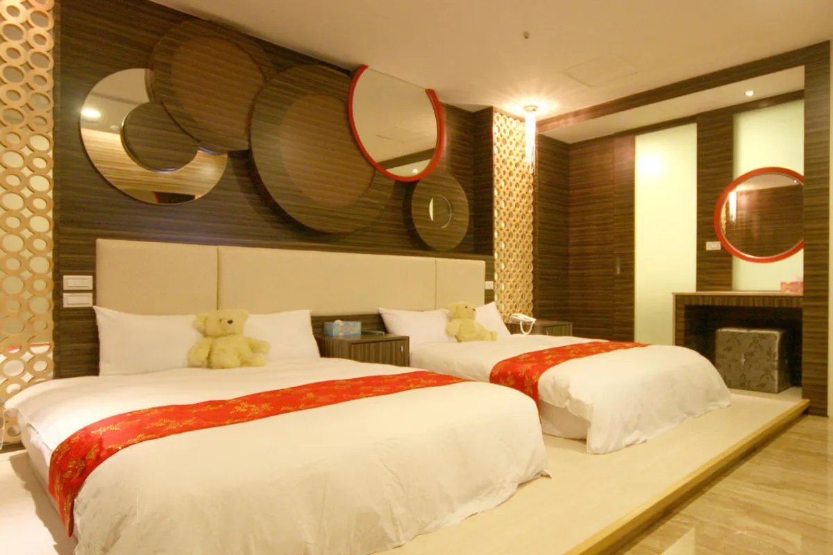 Tanhui Modern Hotel — rooms and atmosphere