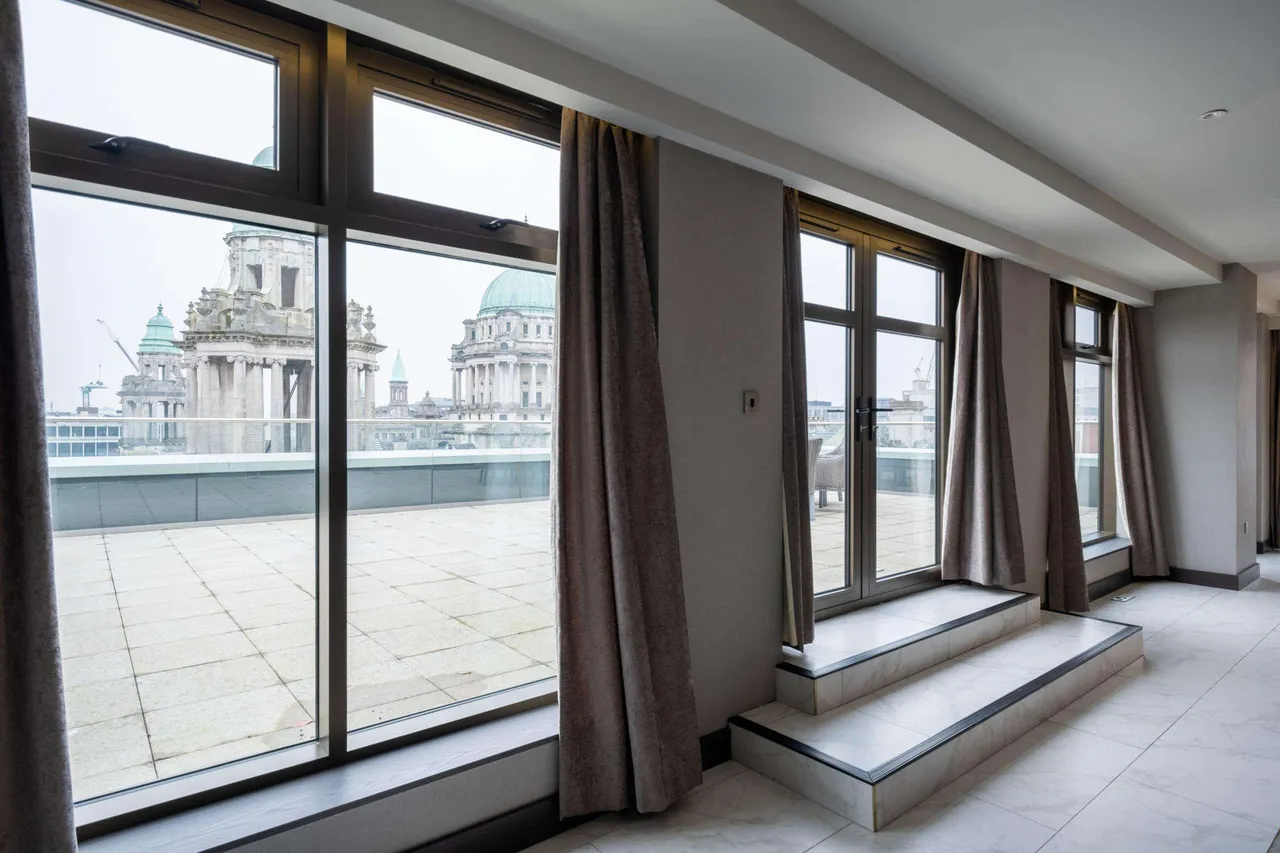 Ten Square Hotel — rooms and atmosphere