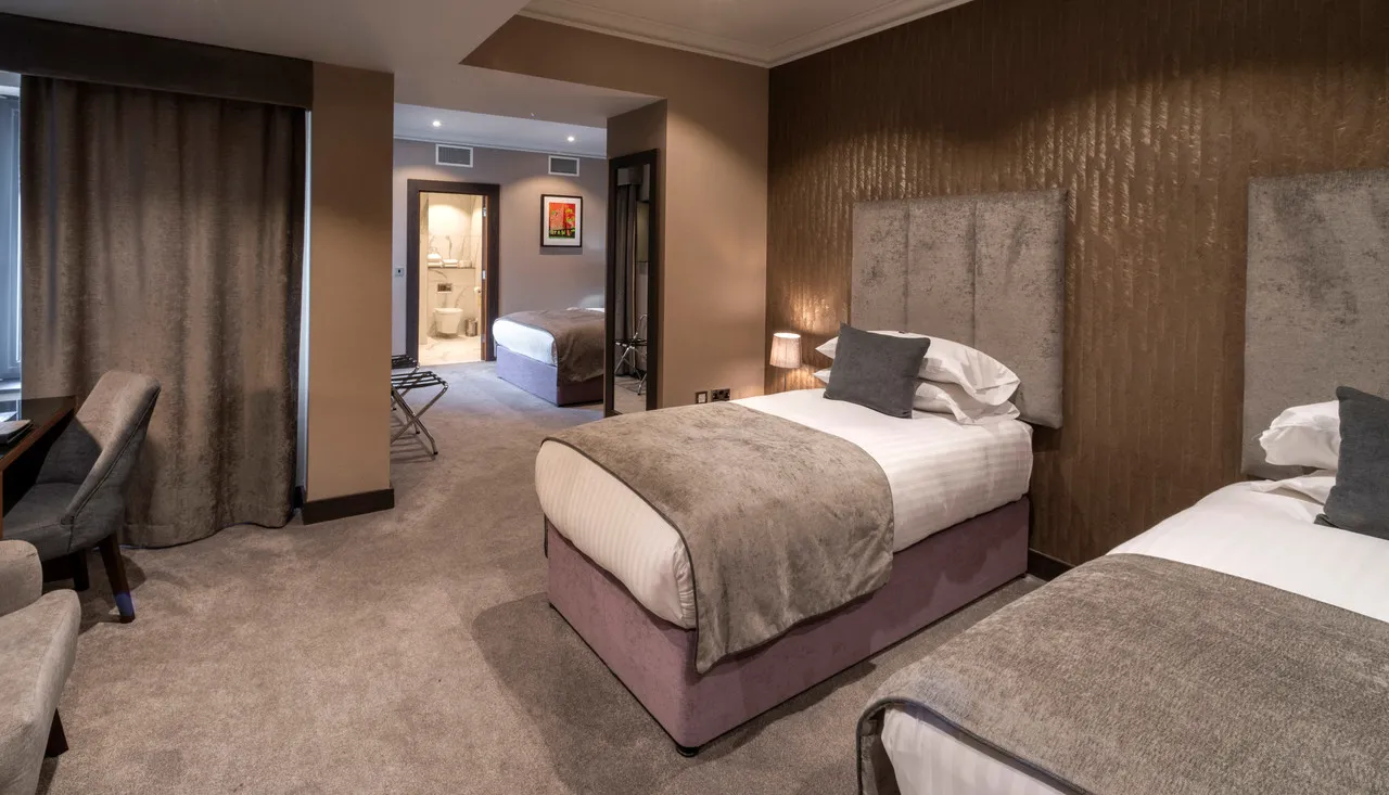 Ten Square Hotel — rooms and atmosphere