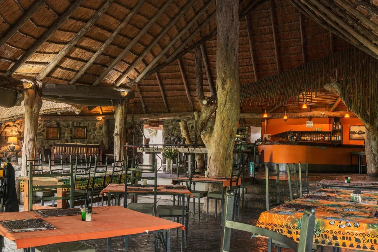 Thamalakane River Lodge — ภาพห้องพักและบรรยากาศ