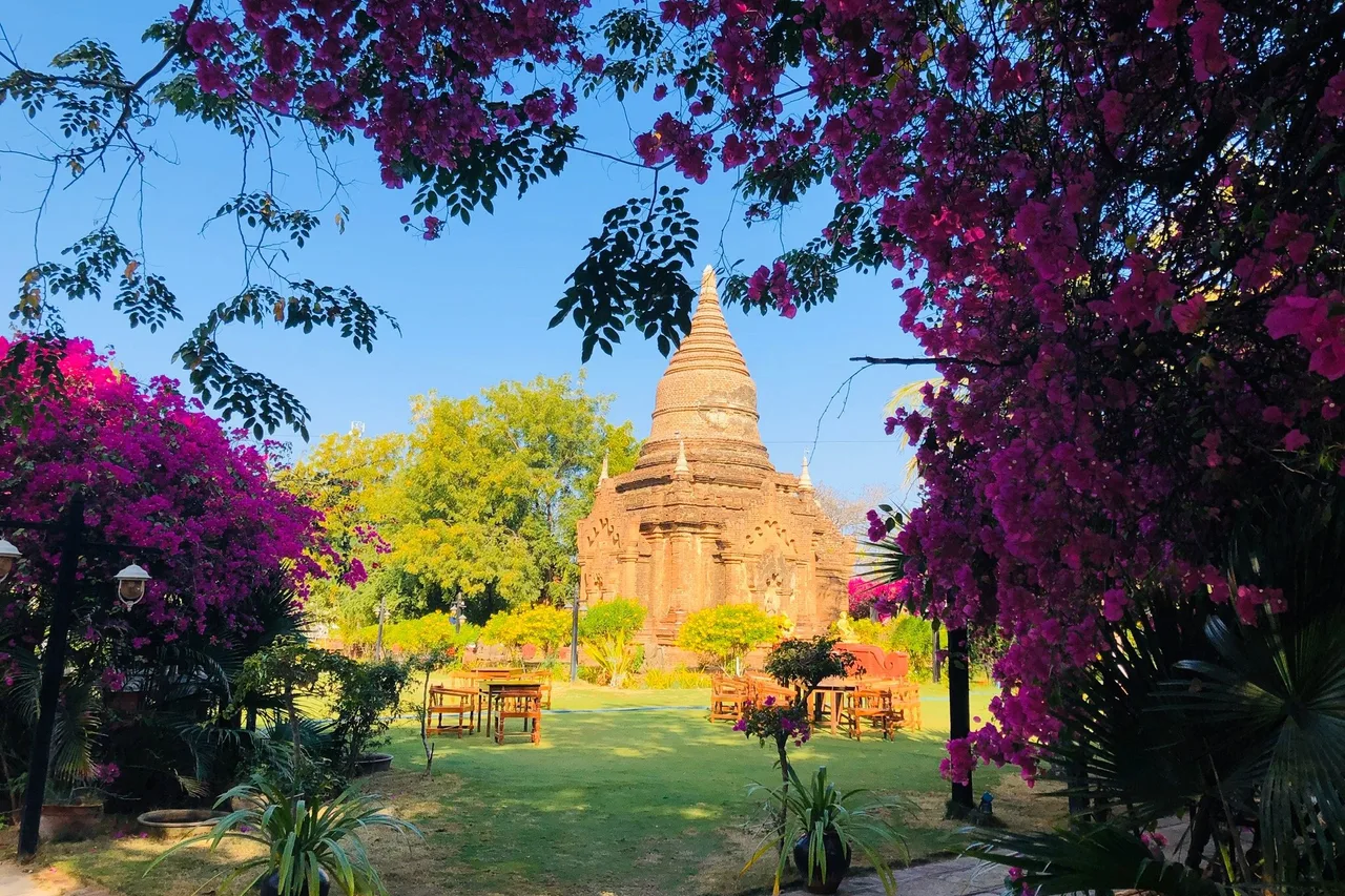 Thazin Garden Hotel — rooms and atmosphere
