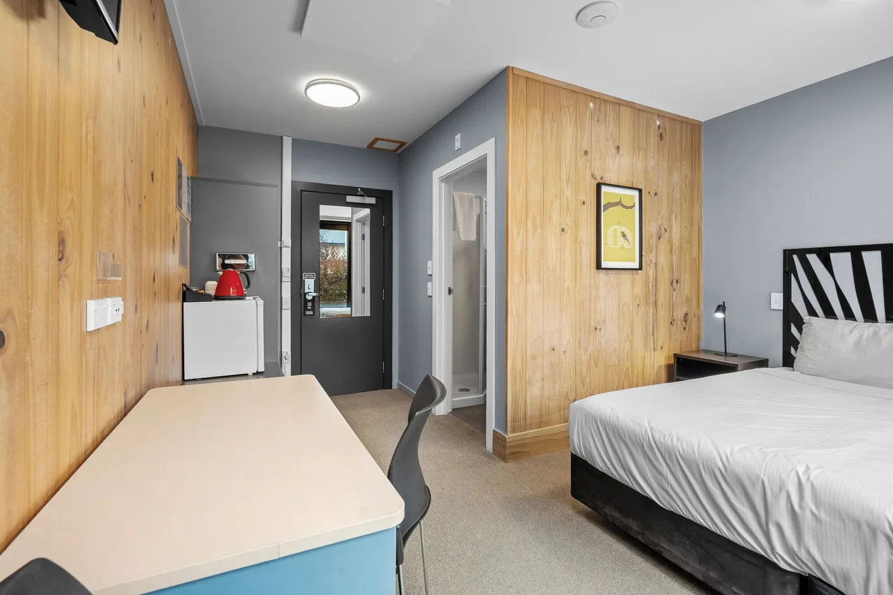 The Bealey Quarter (All Stars Inn) — rooms and atmosphere