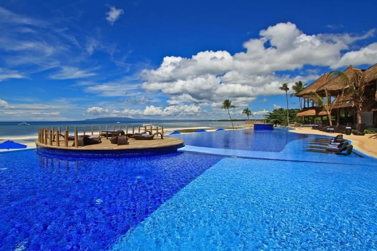 The Bellevue Resort — rooms and atmosphere