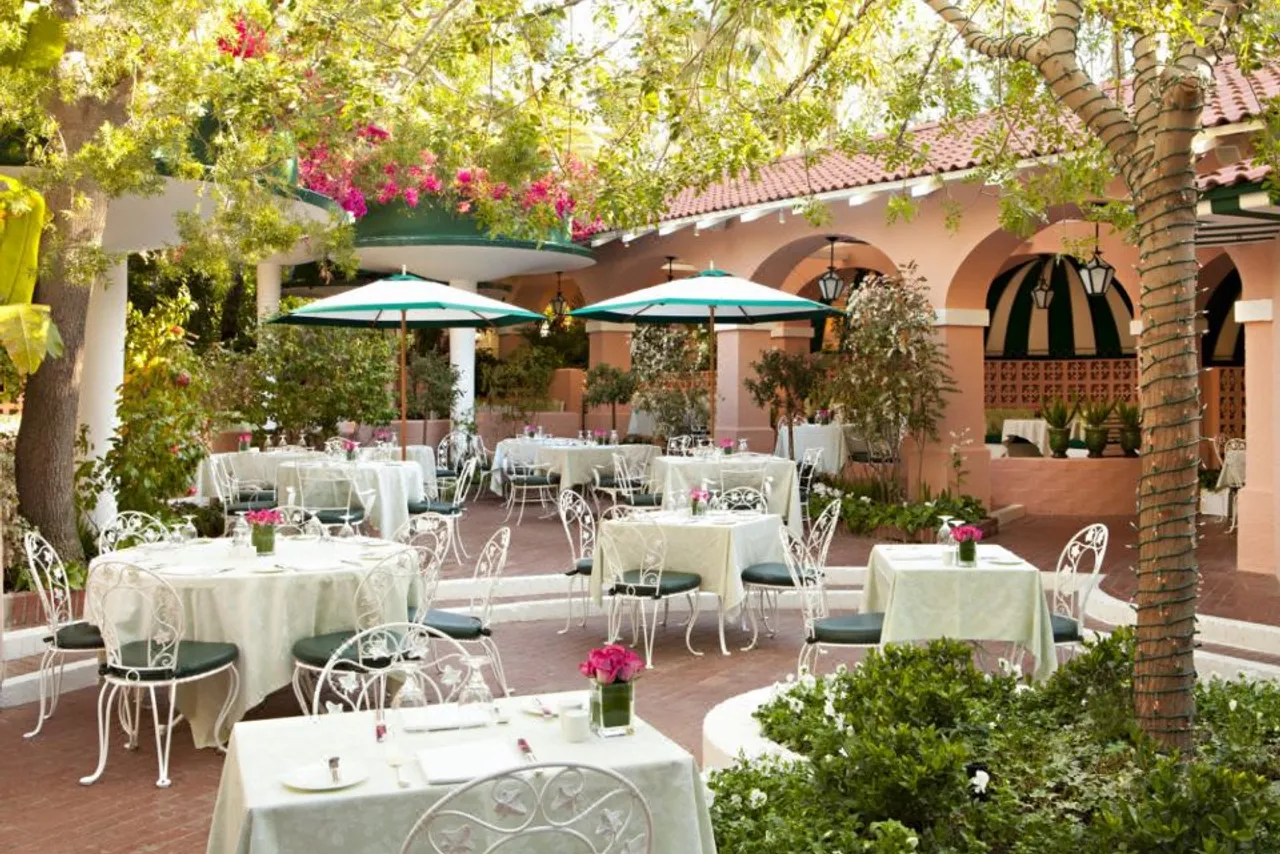 The Beverly Hills Hotel - Dorchester Collection — rooms and atmosphere