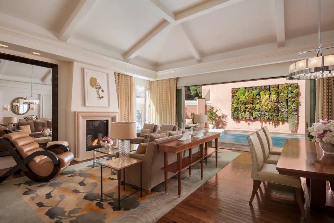 The Beverly Hills Hotel - Dorchester Collection — rooms and atmosphere