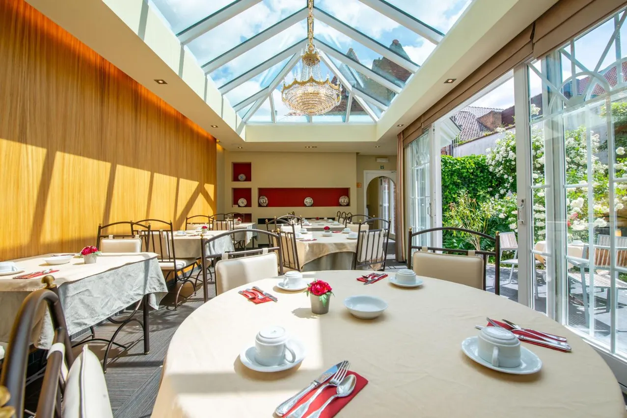 The Black Swan Hotel — rooms and atmosphere