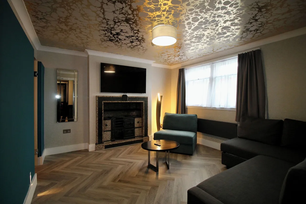 The California — rooms and atmosphere