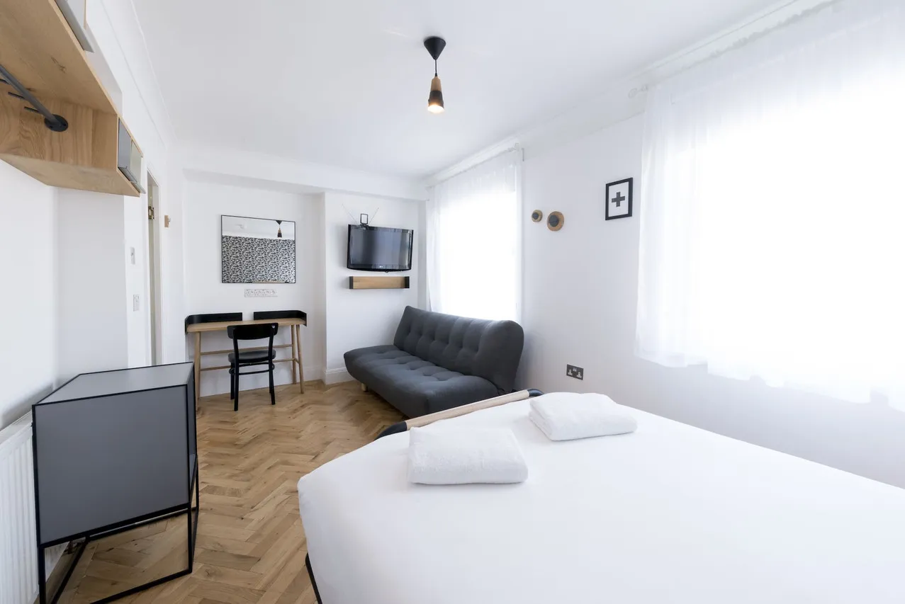 The California — rooms and atmosphere