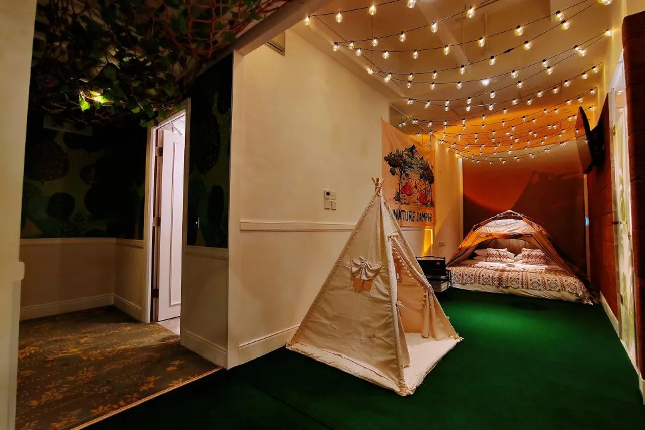 The Charterhouse Causeway Bay — rooms and atmosphere